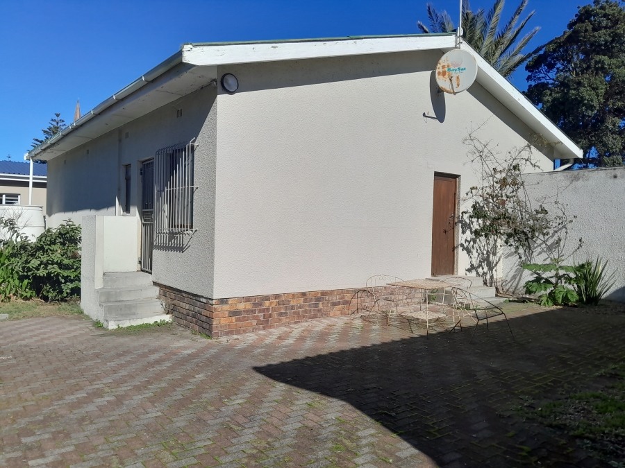 4 Bedroom Property for Sale in Gansbaai Central Western Cape